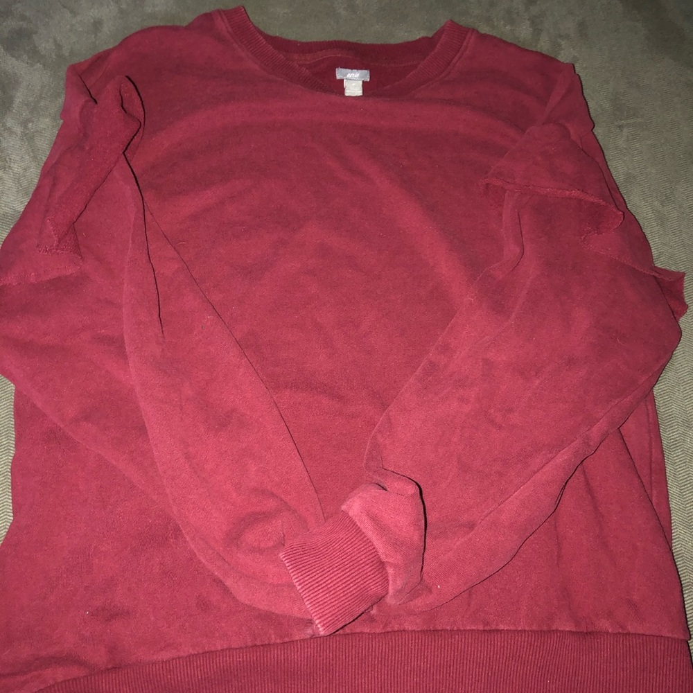 Maroon ruffle sleeve sweatshirt